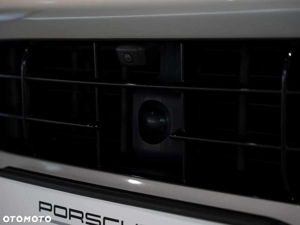 Porsche Cayenne - 21