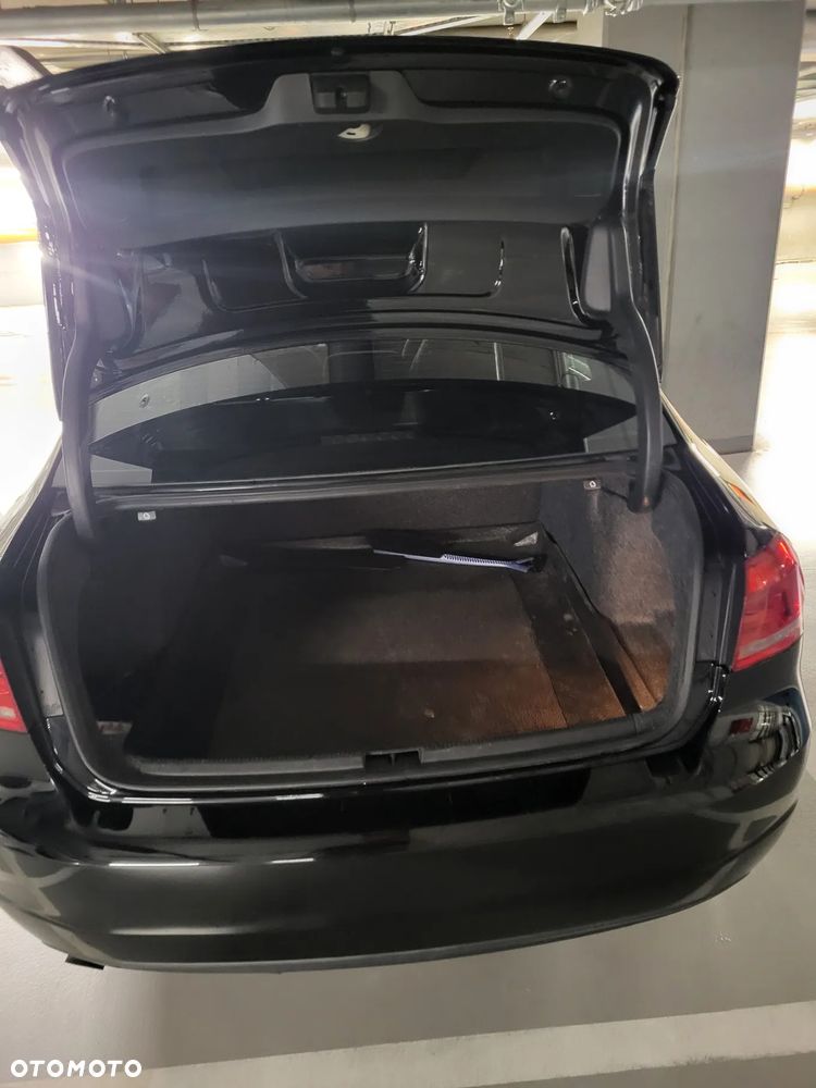Volkswagen Passat - 9
