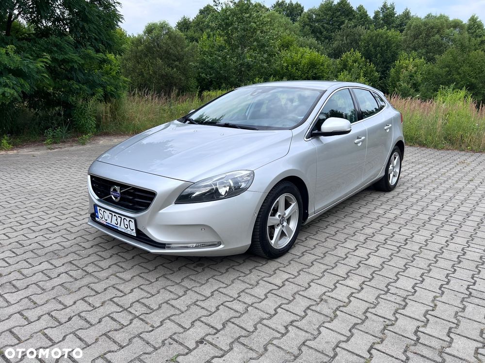 Volvo V40 D2 Momentum - 1