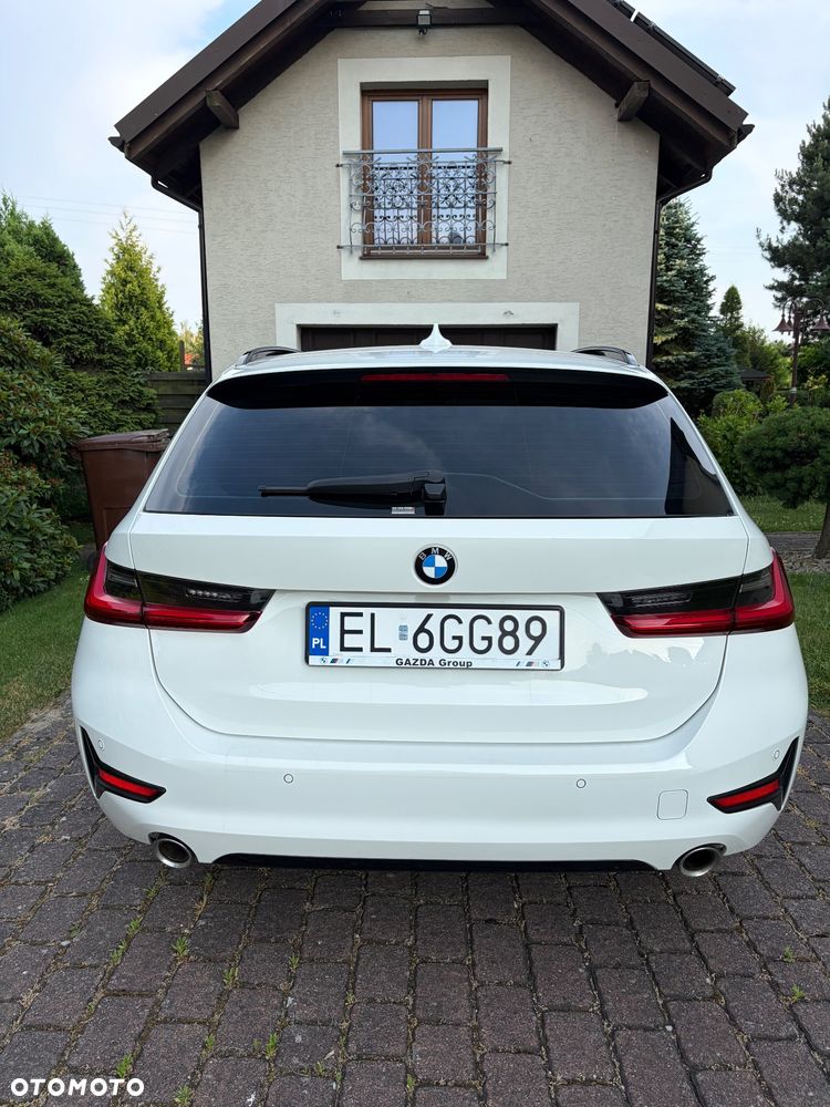 BMW Seria 3 318i Sport Line - 12