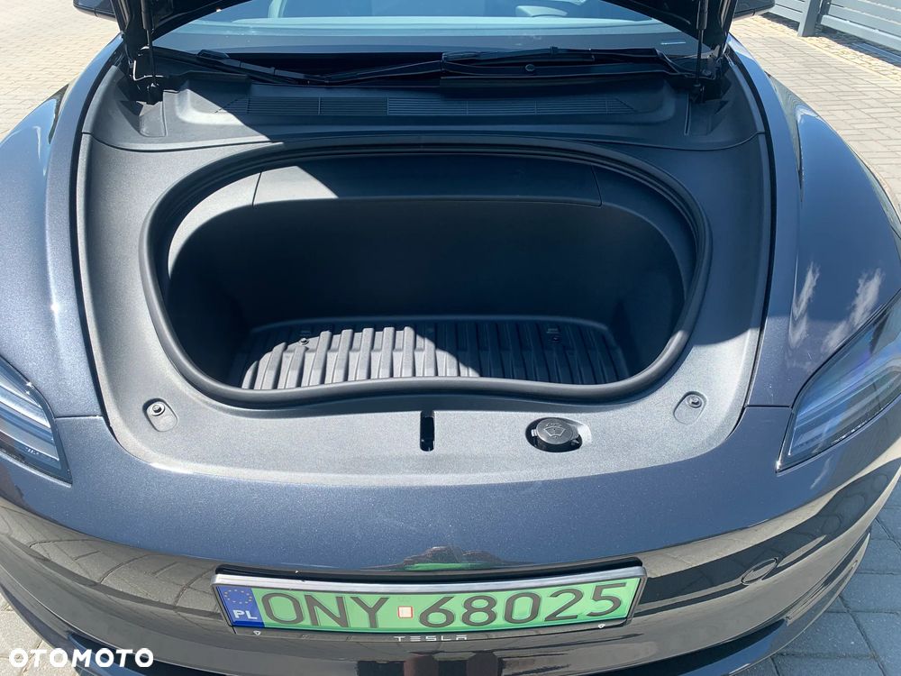 Tesla Model 3 AWD - 35