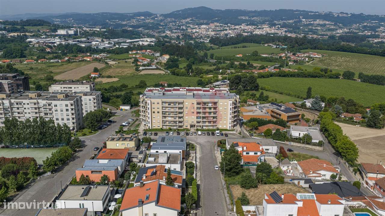 Apartamento T2 Com Duas Frentes e Ótima Exposição Solar no Centro de P - Grande imagem: 5/27