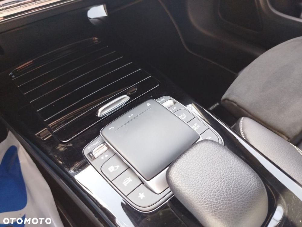 Mercedes-Benz CLA - 16