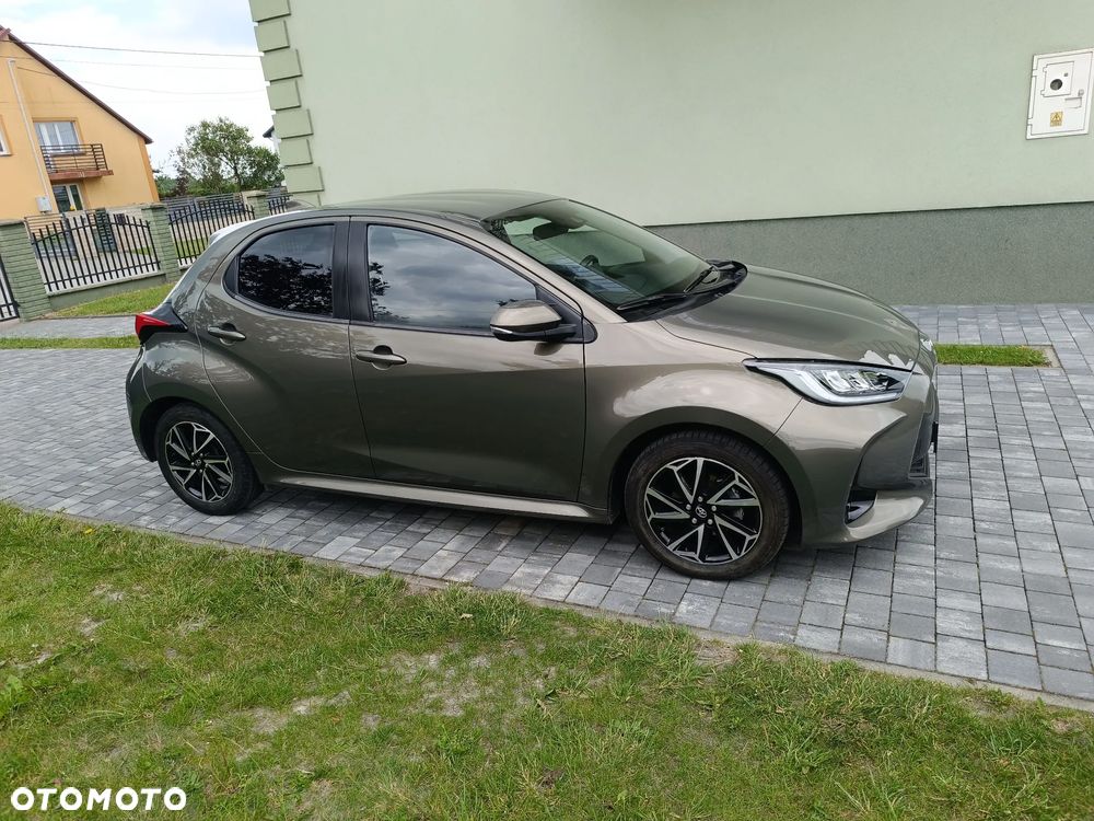 Toyota Yaris 1.0 Premium - 4