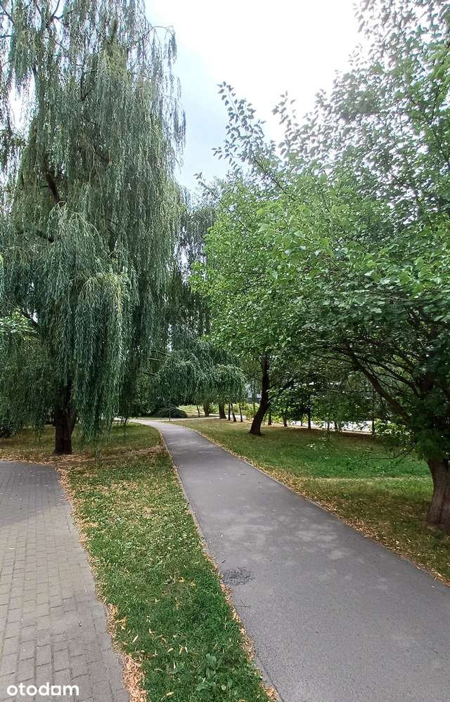 Ciche Po remoncie 63m garderoba, Metro Kabaty ul. Zaruby, Bezpośrednio