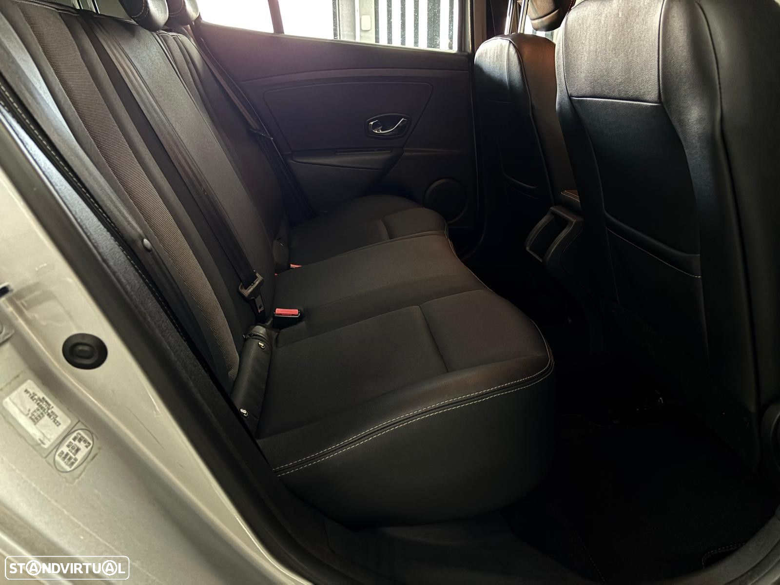 Renault Mégane 1.5 dCi Dynamique S SS - 9