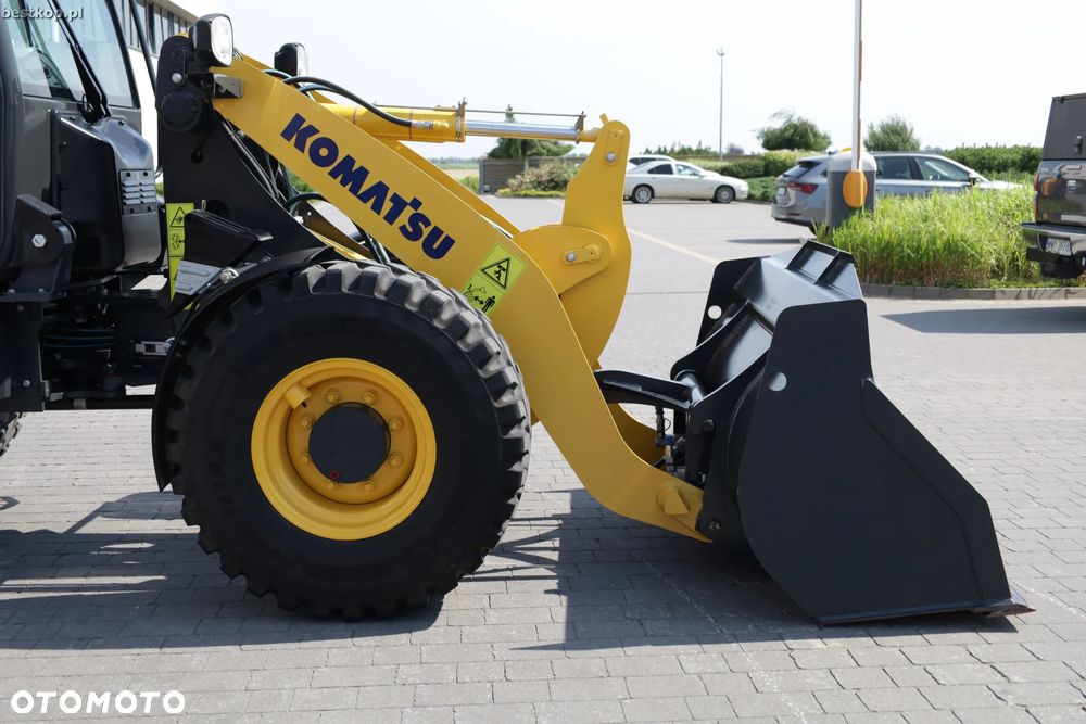 Komatsu WA70M-8 - 4
