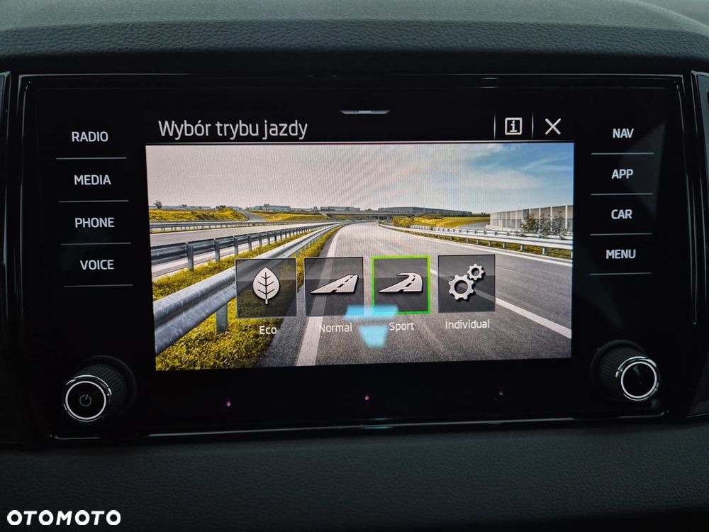 Skoda Karoq 1.5 TSI ACT Sportline DSG - 29
