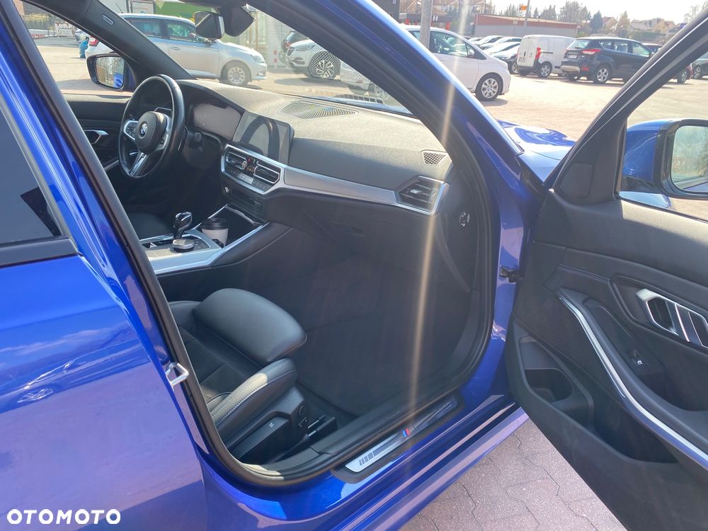 BMW Seria 3 320i M Sport - 22