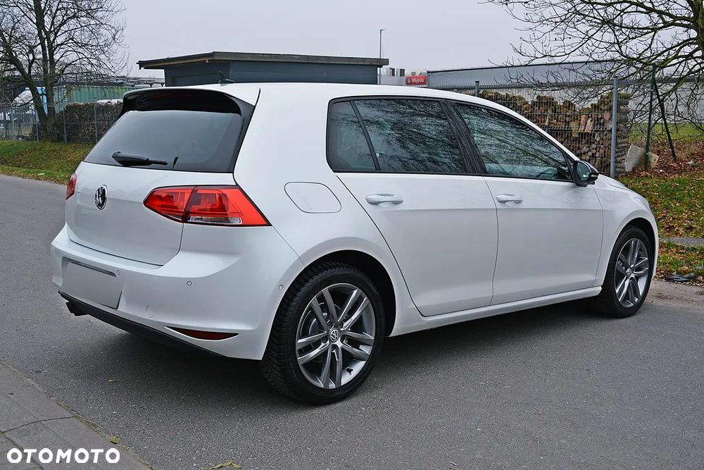 Volkswagen Golf - 11