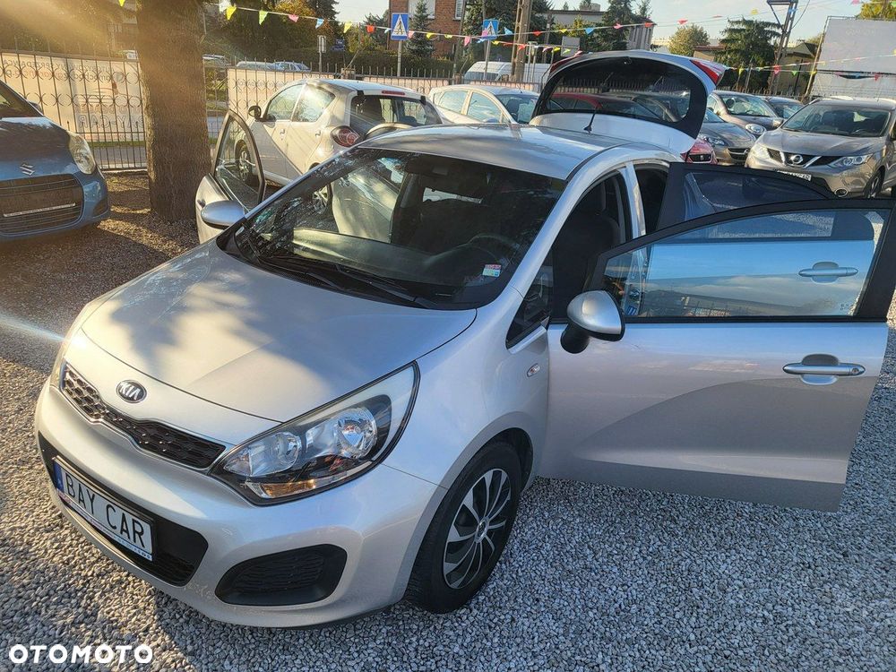 Kia Rio - 37