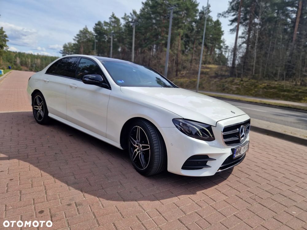 Mercedes-Benz Klasa E 220 d 4-Matic 9G-TRONIC - 2