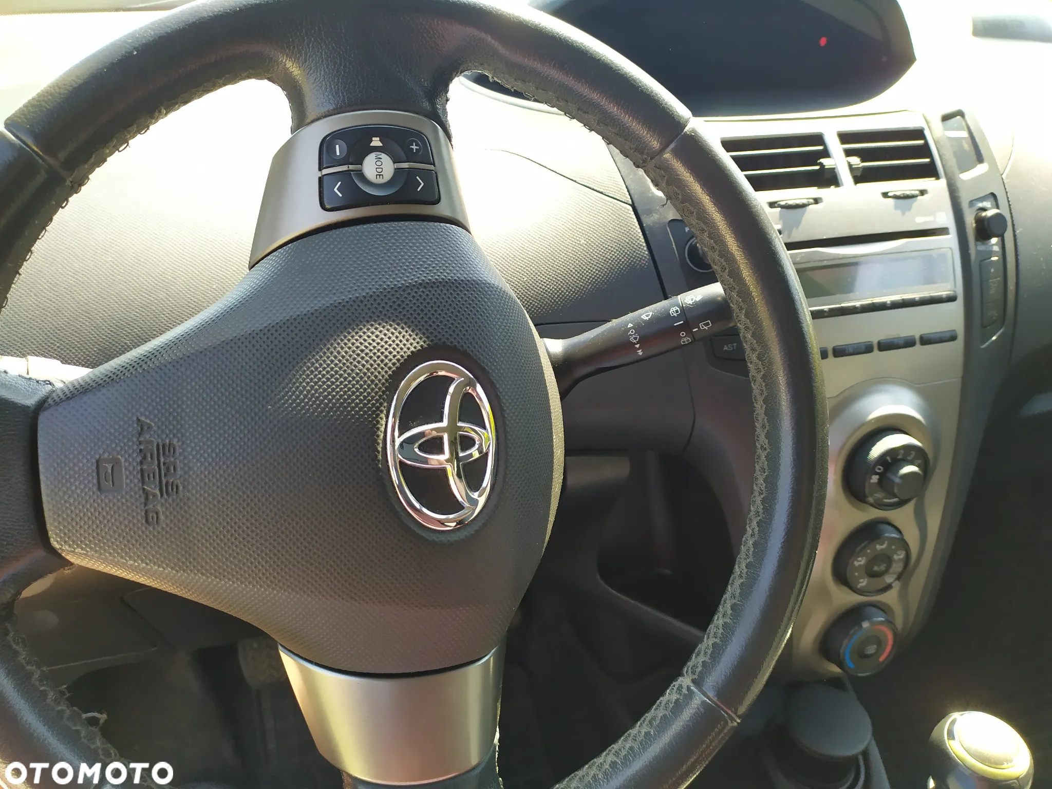 Toyota Yaris 1.33 VVT-i Executive - 9
