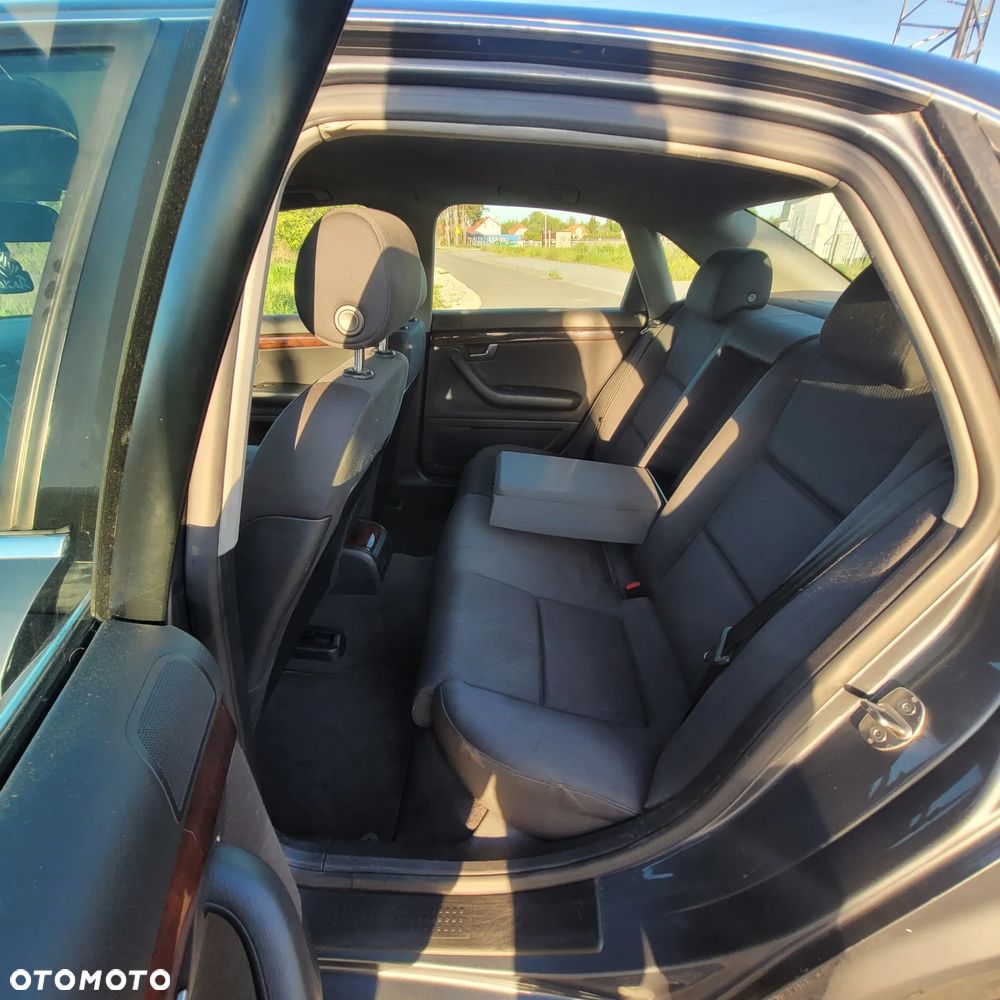 Audi A4 Limousine - 9