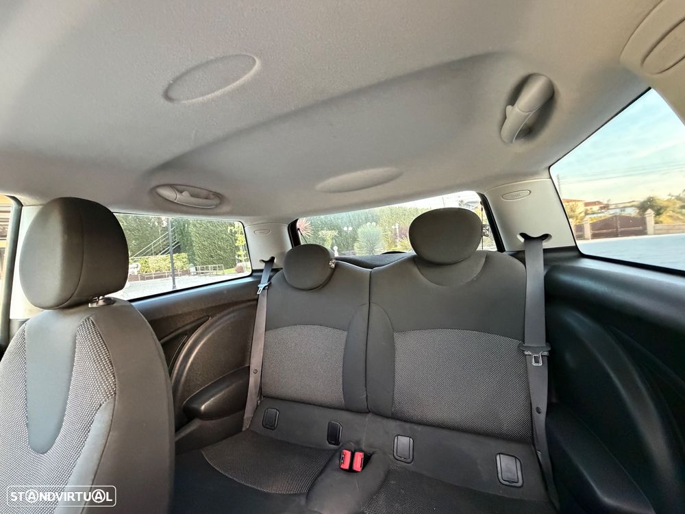 MINI 3 Portas Cooper D - 8