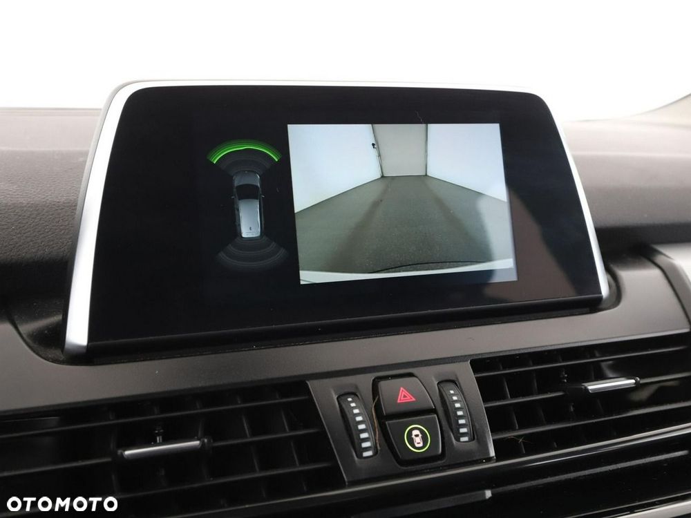BMW Seria 2 218d xDrive - 25