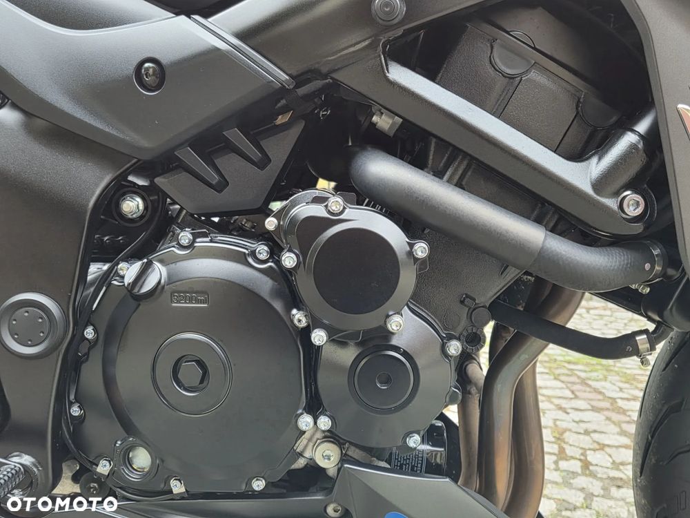 Suzuki GSX - 11