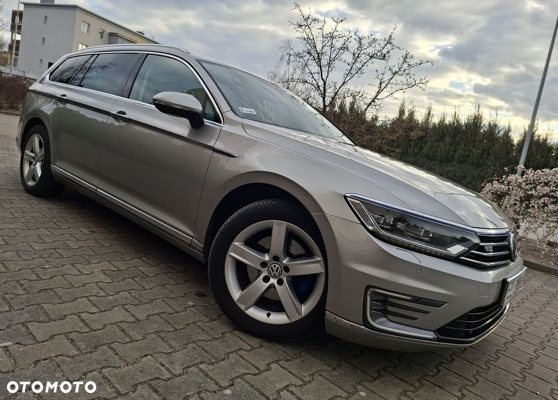 Volkswagen Passat - 15