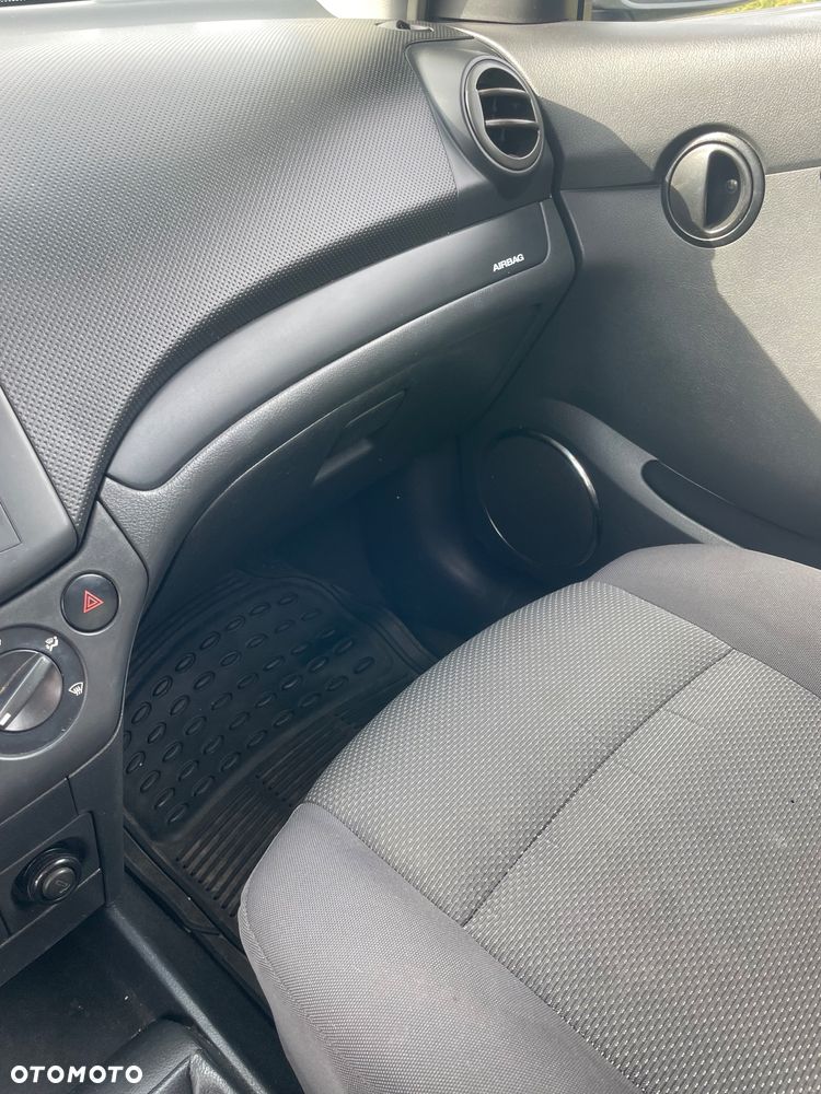 Chevrolet Aveo - 5