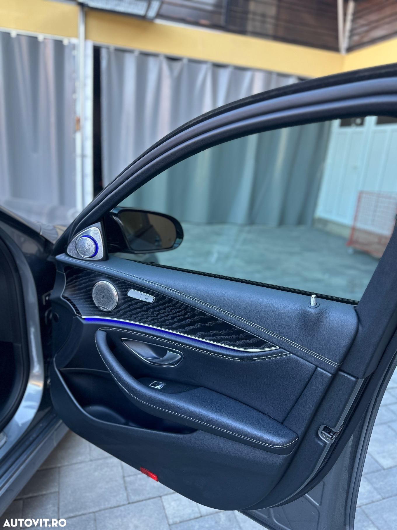 Mercedes-Benz E - 16