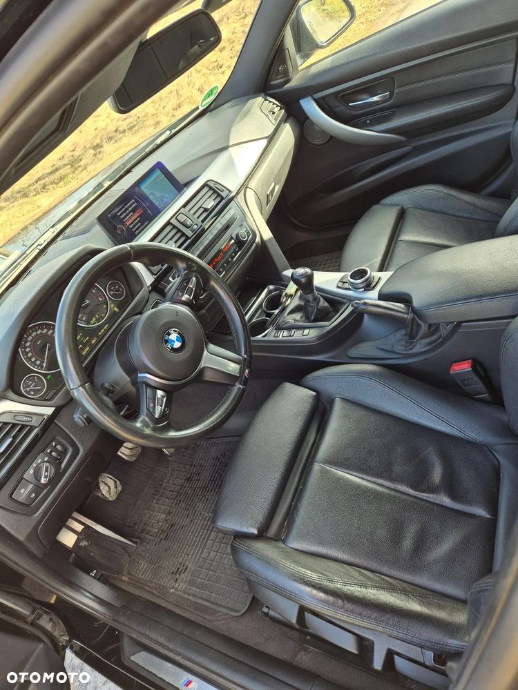 BMW Seria 3 318d xDrive M Sport - 8