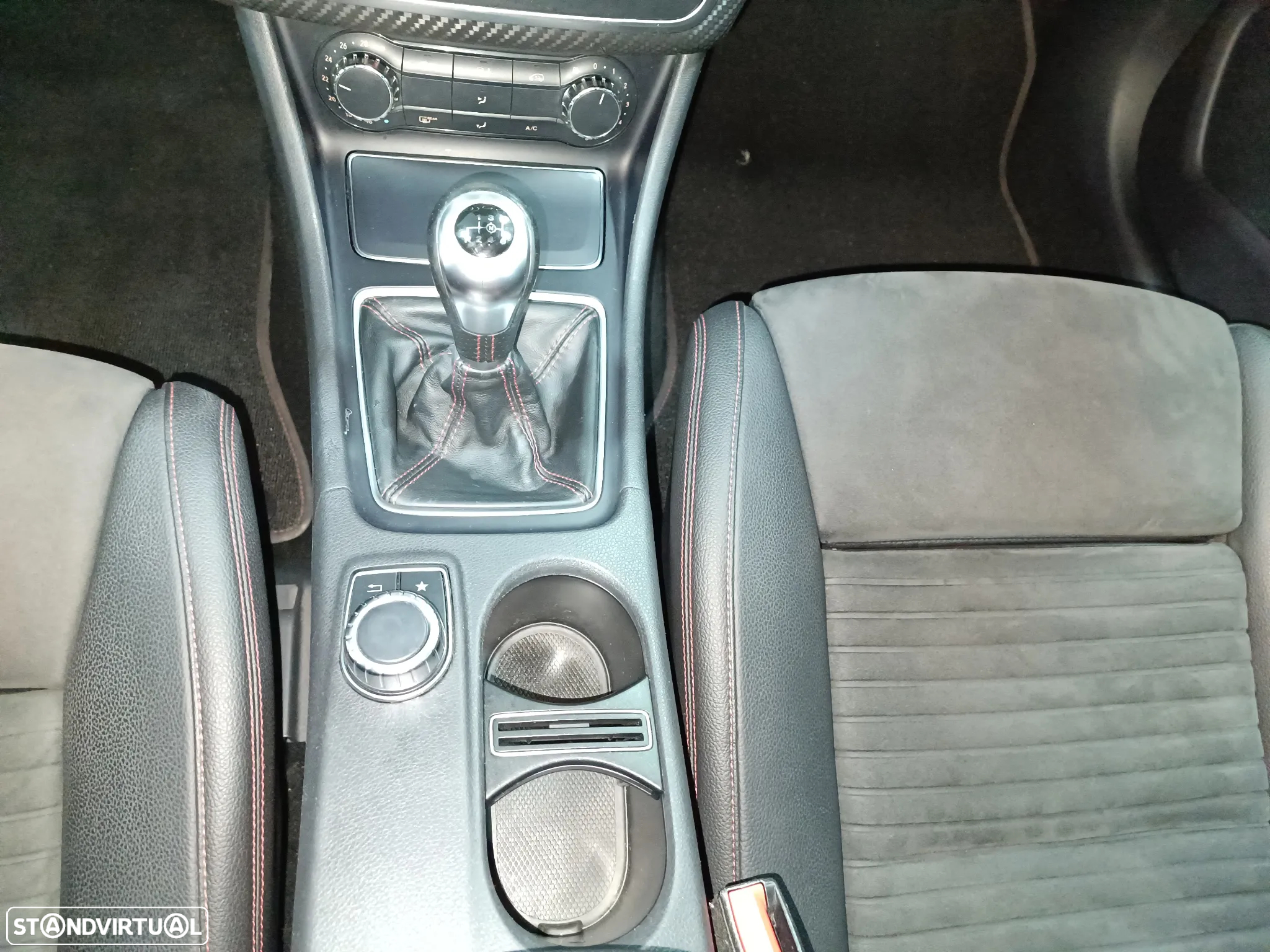 Mercedes-Benz A 180 d AMG Line - 17