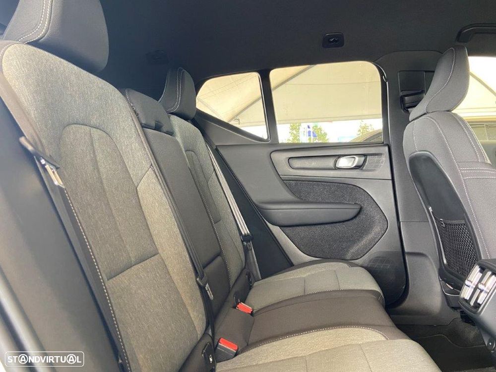 Volvo XC 40 2.0 B3 Plus Dark - 14