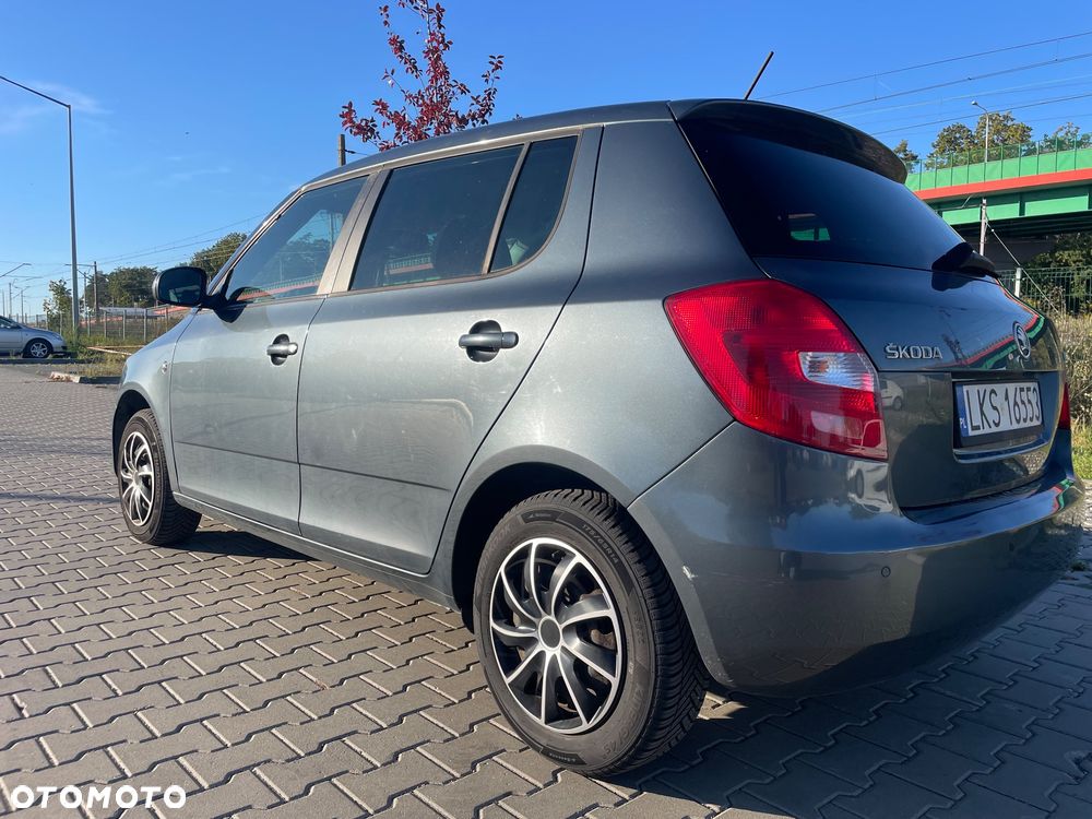 Skoda Fabia 2014 photo 2