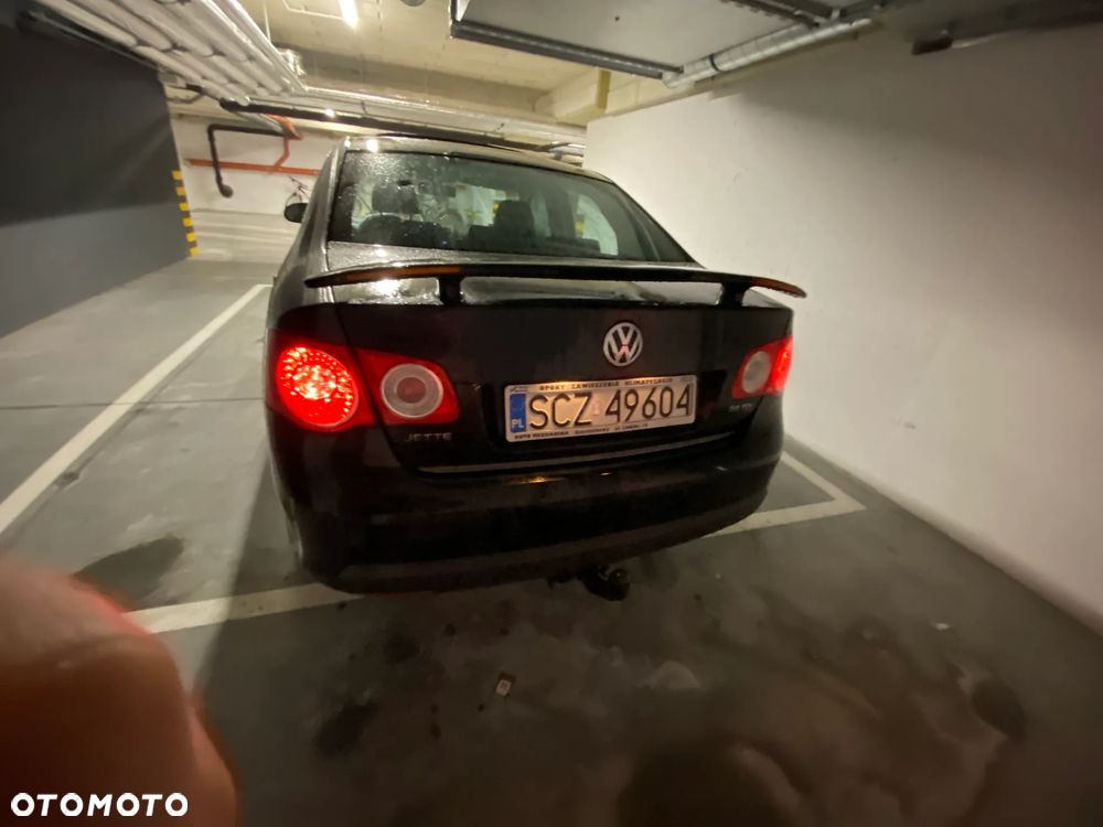 Volkswagen Jetta 2.0 TDI Comfortline - 6