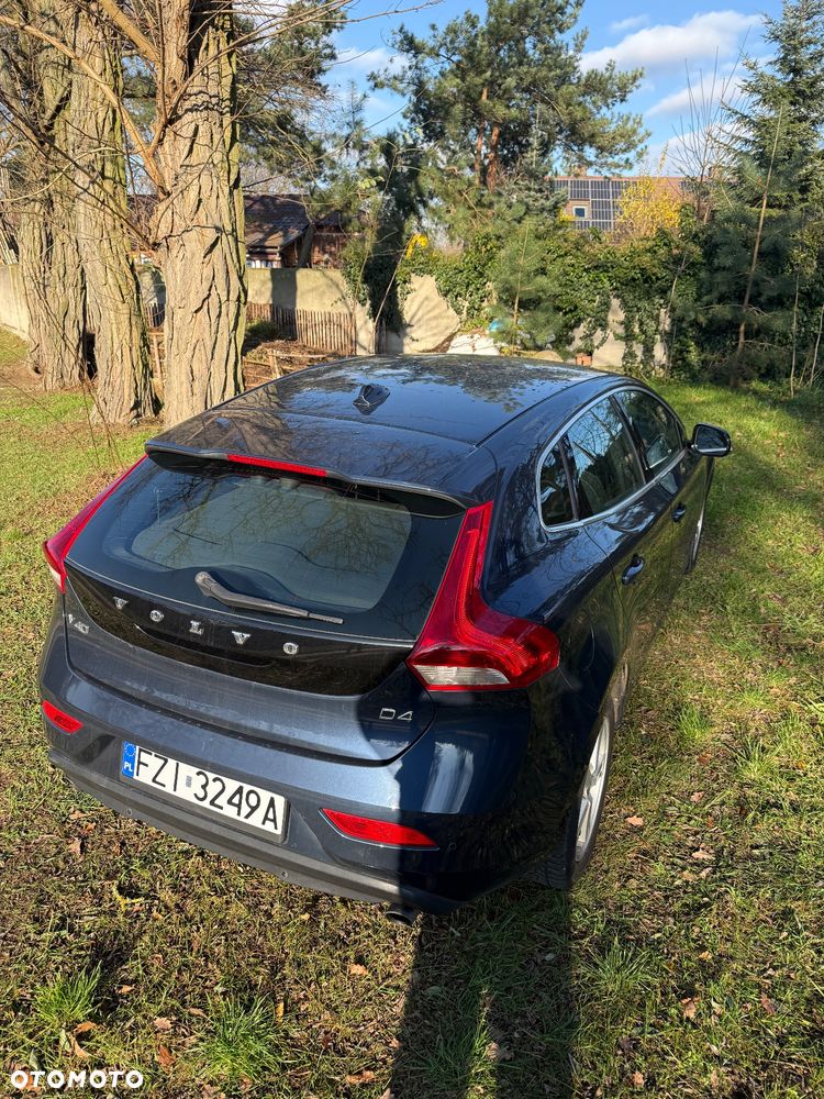 Volvo V40 - 25