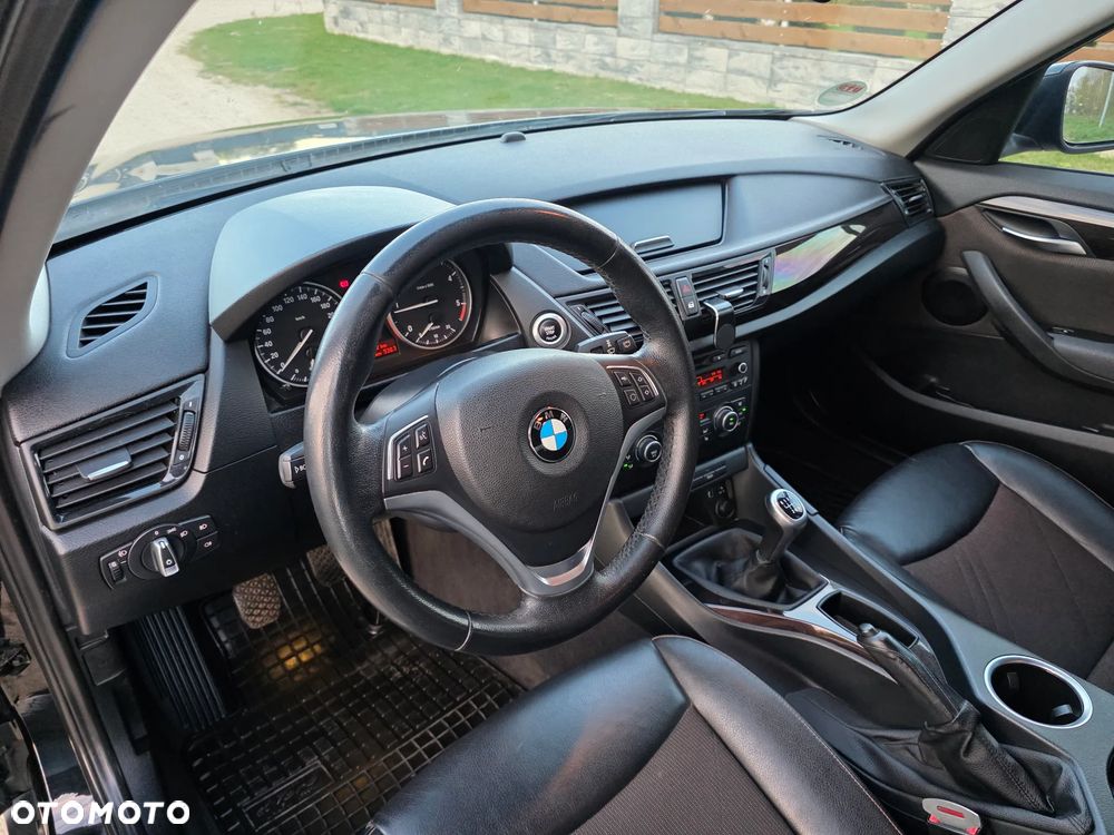 BMW X1 sDrive16d Sport Line - 25