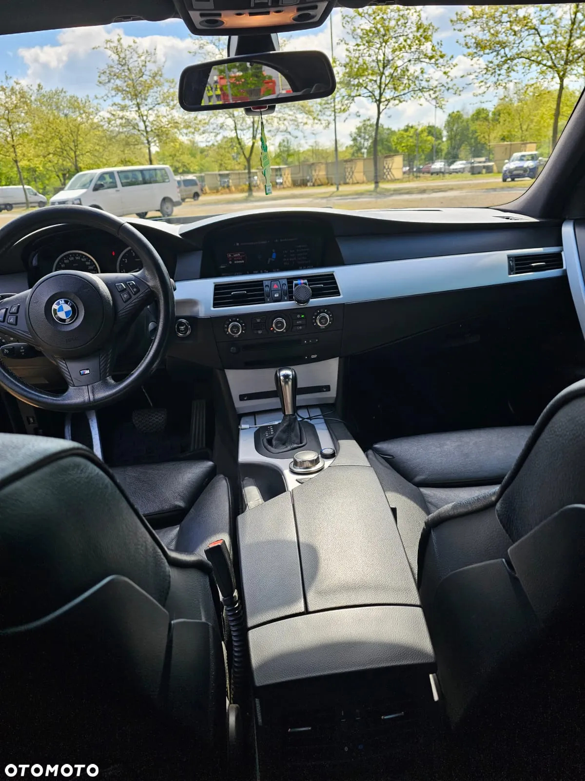 BMW Seria 5 540i - 33