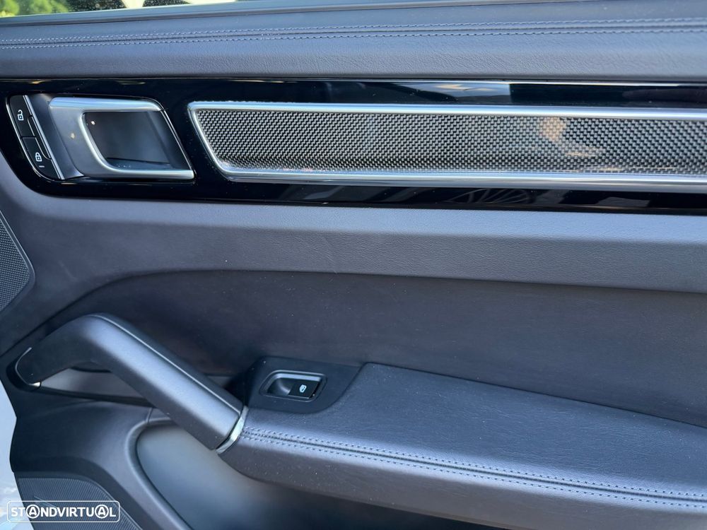 Porsche Cayenne Coupé E-Hybrid Platinum Edition - 38