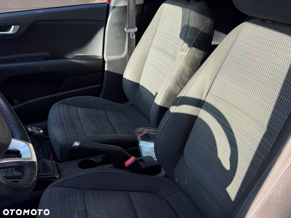 Kia Stonic - 10