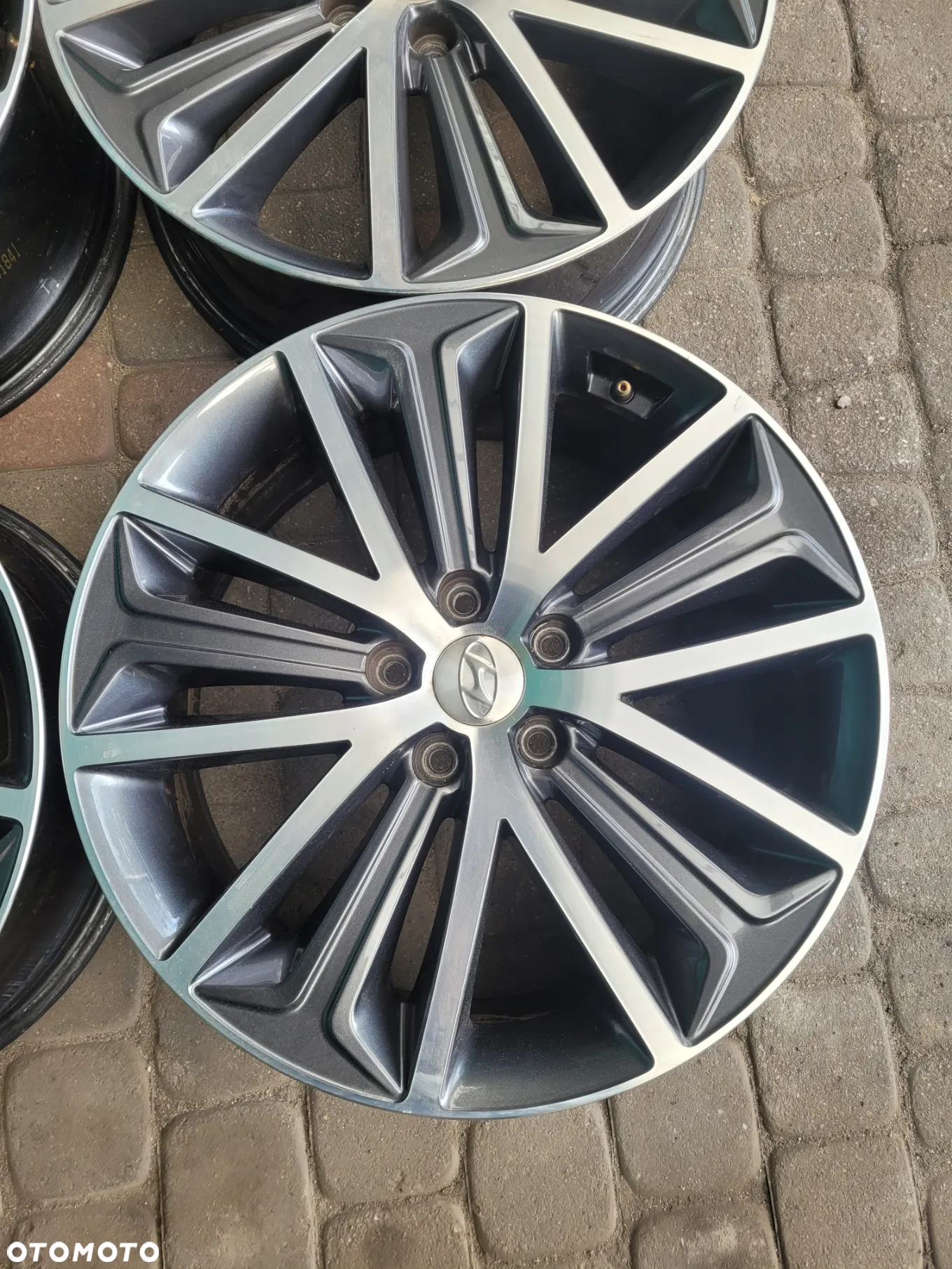 ALUFELGI ORYG. HYUNDAI - 7.5Jx19 5x114.3 ET53 TUCSON IX35 - 2
