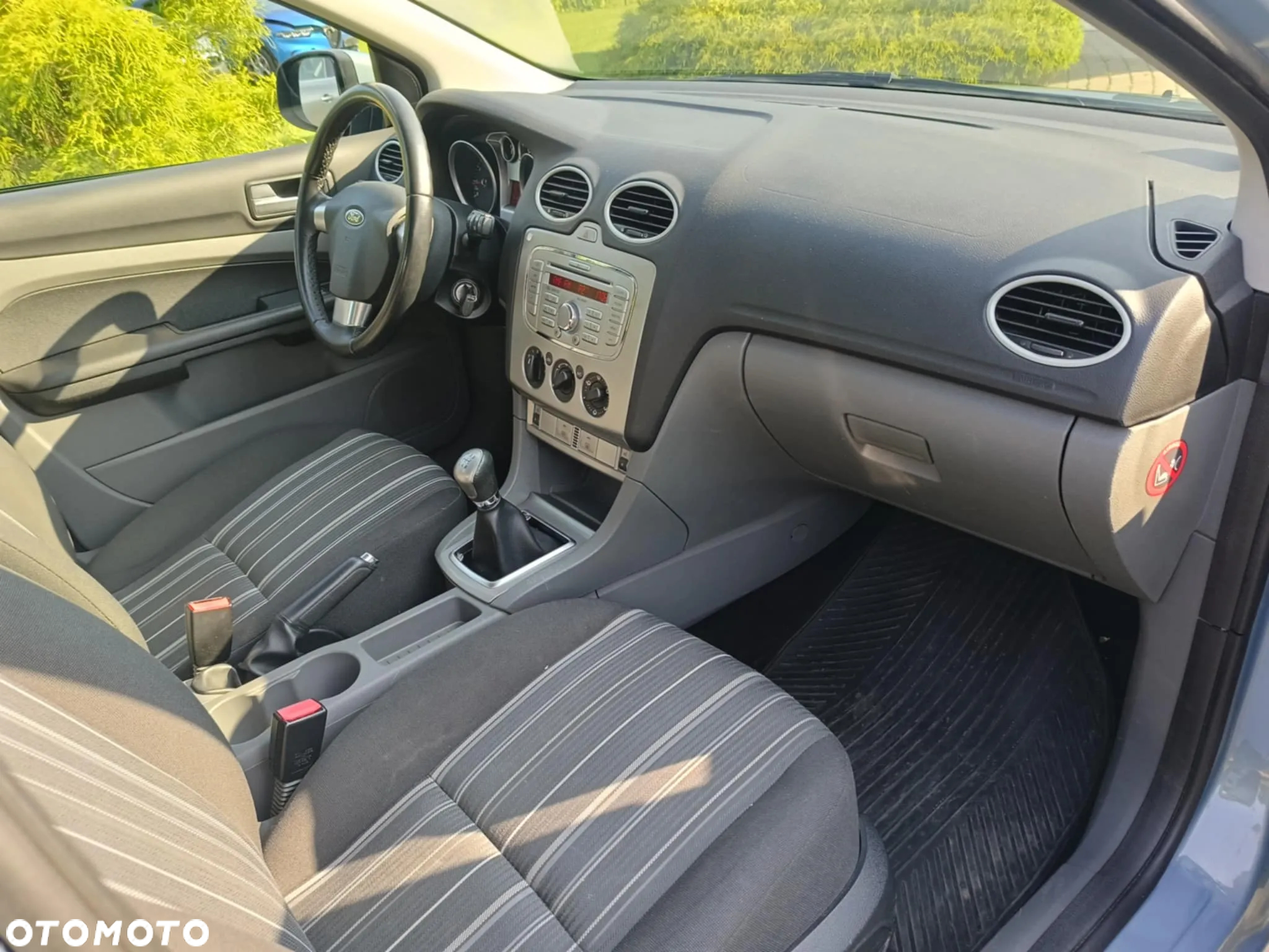 Ford Focus 1.4 Ambiente - 12
