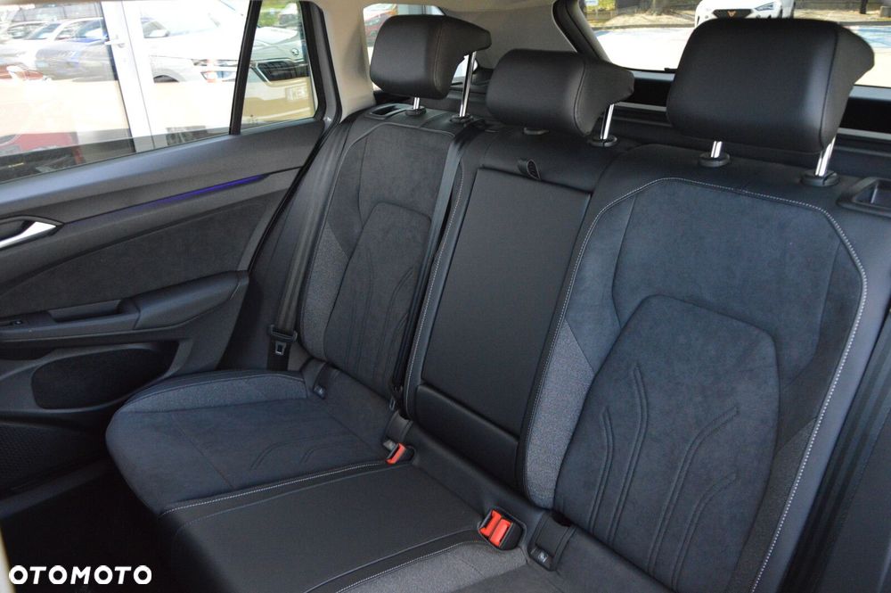 Volkswagen Golf Variant 1.5 eTSI mHEV Life Plus DSG - 27