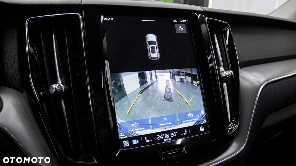 Volvo XC 60 B4 B Momentum Pro - 21