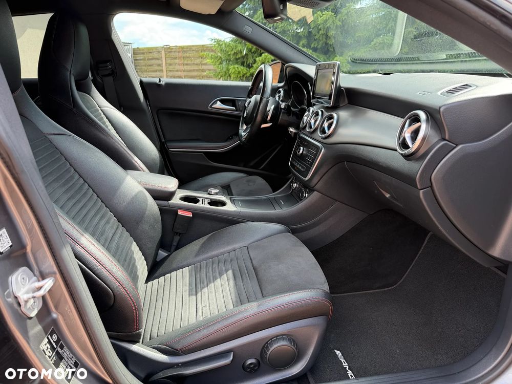 Mercedes-Benz CLA 250 4Matic 7G-DCT AMG Line - 18