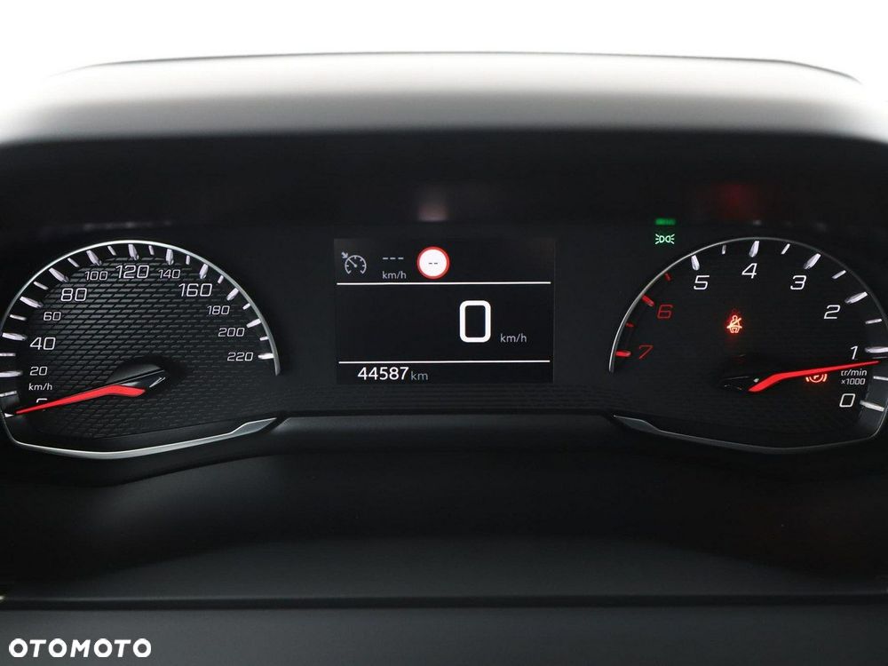 Peugeot 2008 PureTech 100 Allure - 23