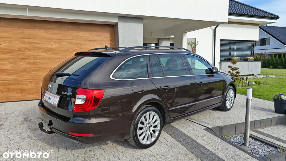 Skoda Superb 2.0 TDI Elegance DSG - 30