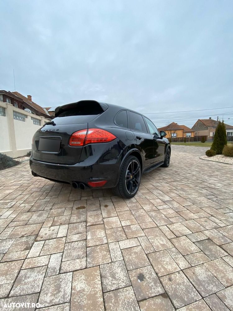 Porsche Cayenne - 8