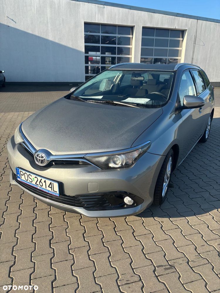 Toyota Auris 1.33 Dual-VVT-i Comfort - 1