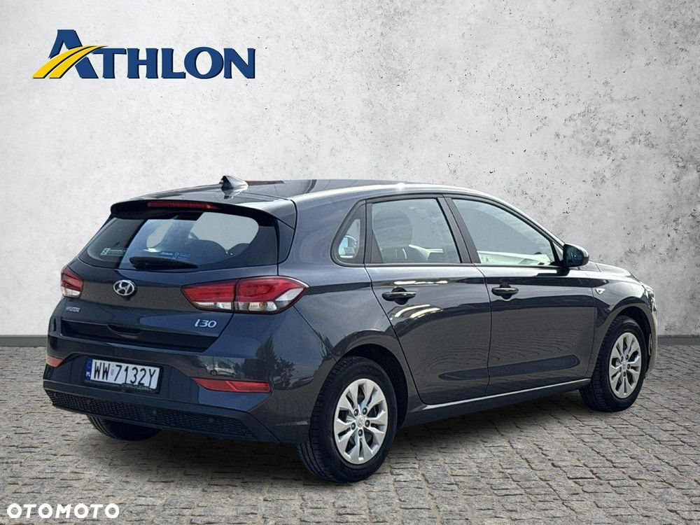 Hyundai i30 1.5 DPI Classic + - 5