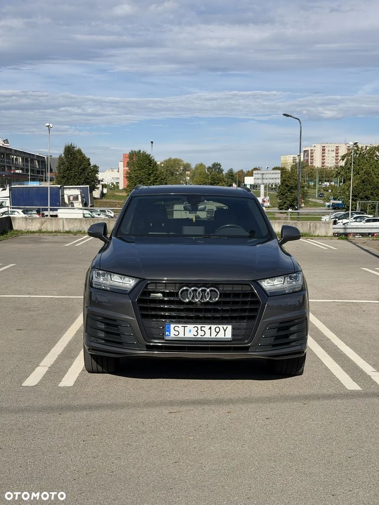 Audi Q7 - 1