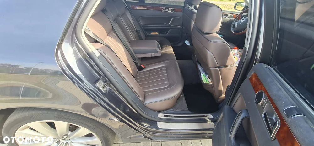 Volkswagen Phaeton - 11