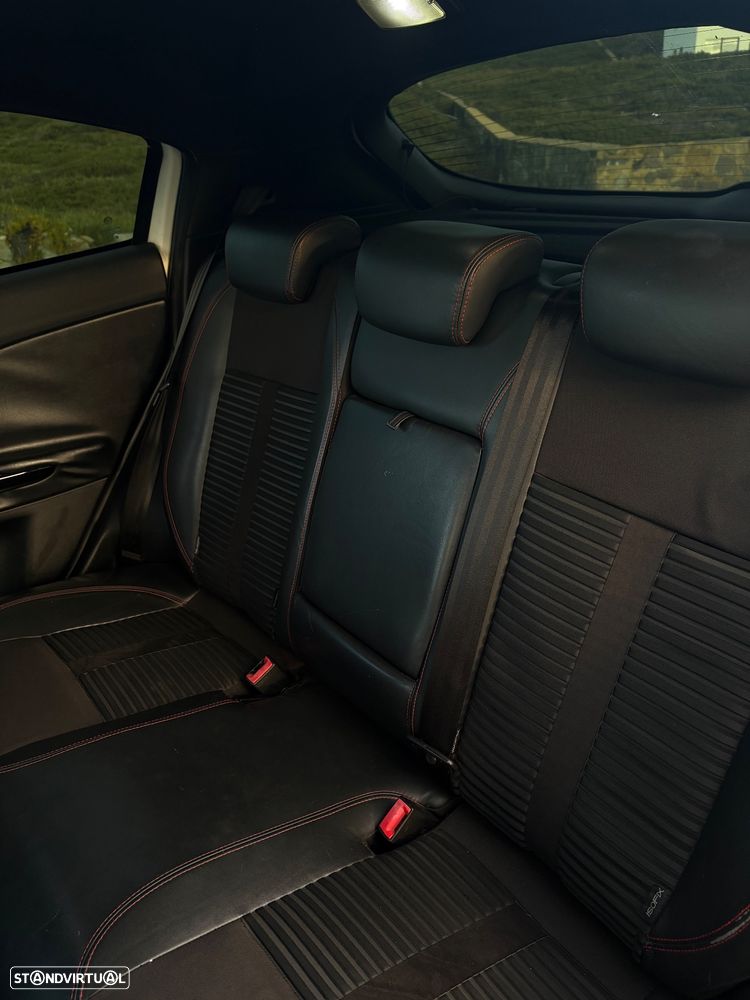 Alfa Romeo Giulietta 1.6 JTDM Distinctive - 6