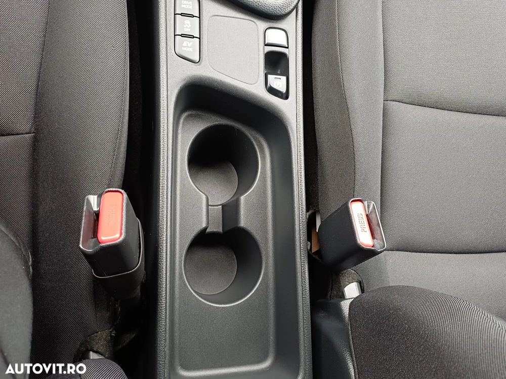 Toyota Yaris 1.5 L VVT-iE Multidrive S Active - 22