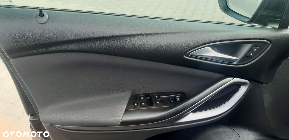 Opel Astra 1.4 T Enjoy - 19