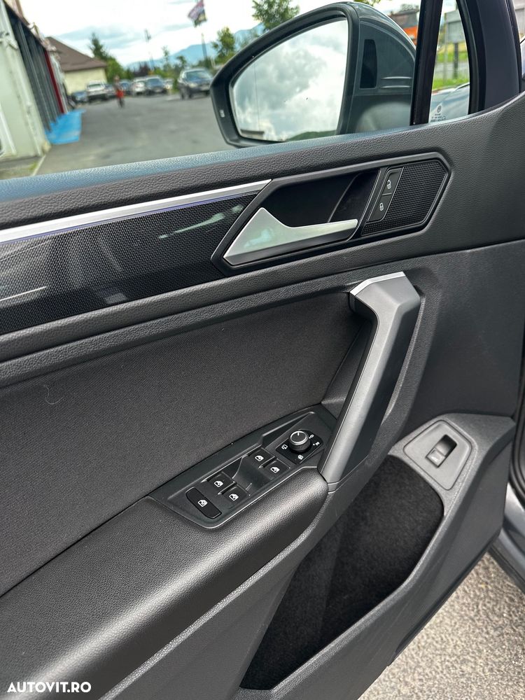 Volkswagen Tiguan 2.0 TDI SCR 4MOTION DSG Elegance - 27